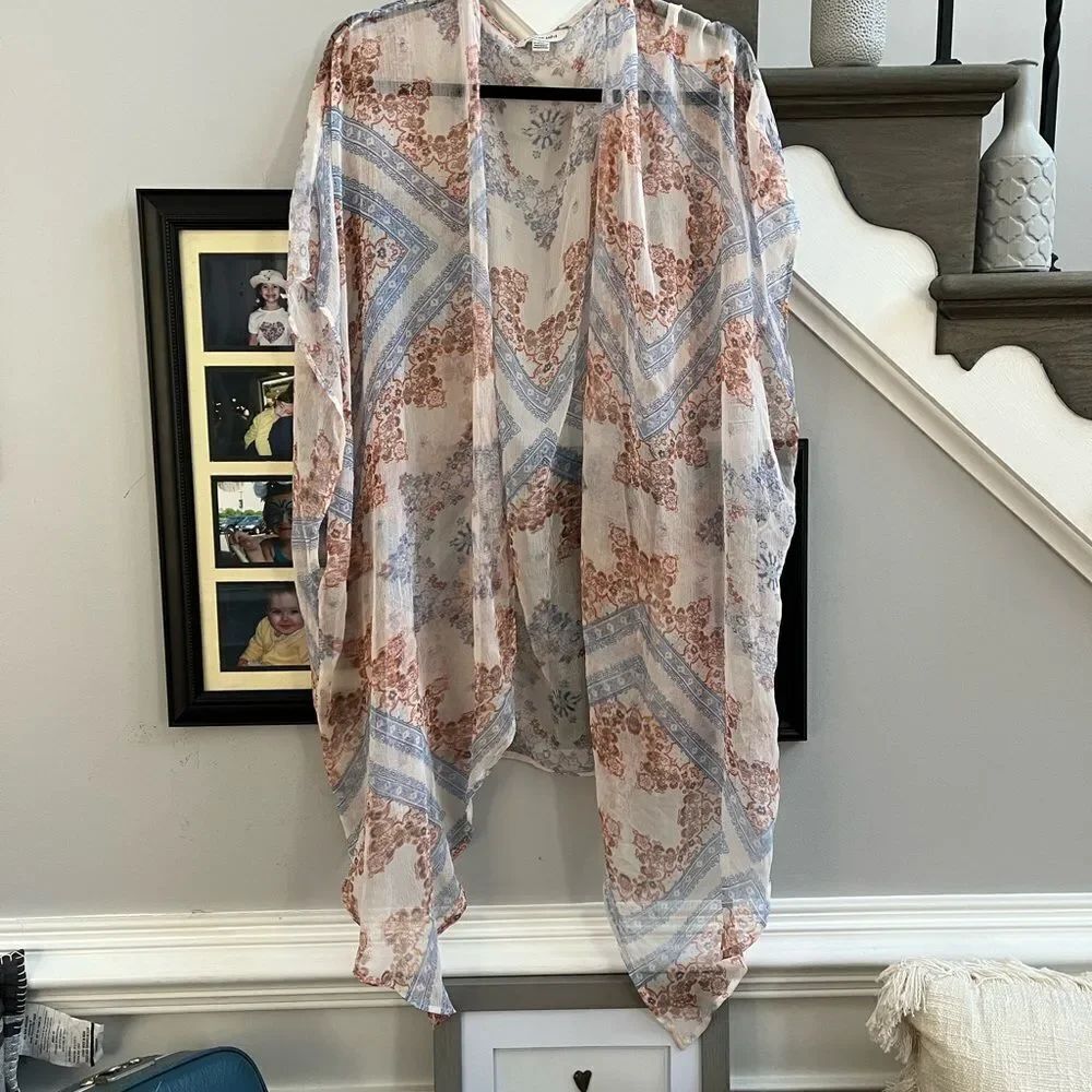 American Eagle Sheer Printed Kimono sz XS/S